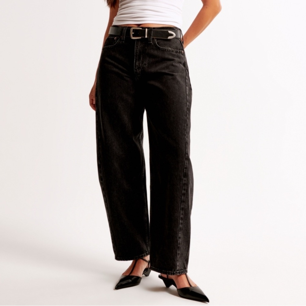 Classic Black Abercrombie Barrel Jean - Mid rise sz 32
